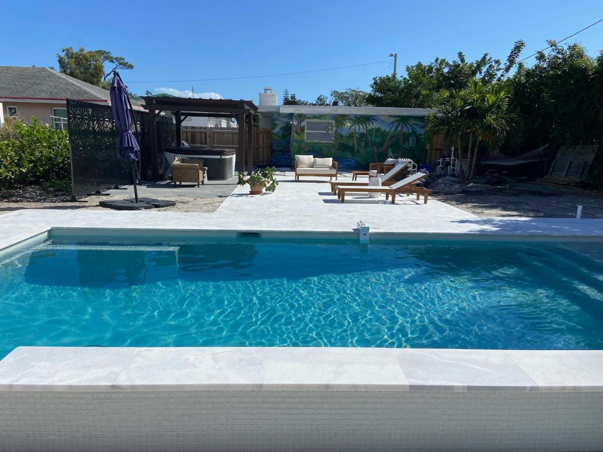 לייק וורת' Jungle Cottage With Luxury Pool, Hot Tub And More! מראה חיצוני תמונה